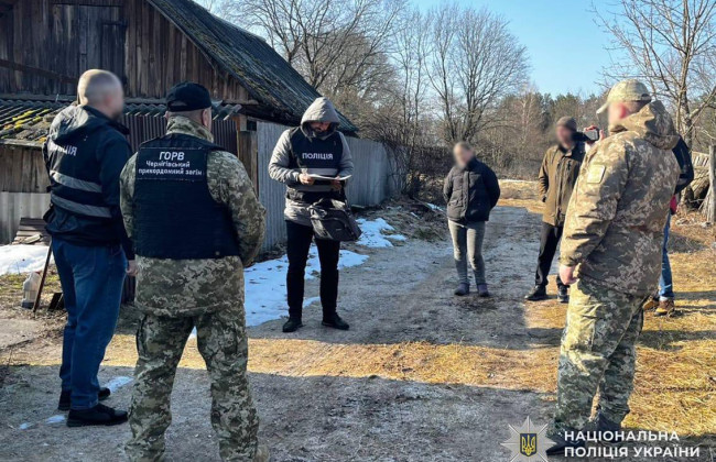 На Чернігівщині викрили канал незаконного переправлення чоловіків мотоциклами через ліс аж до кордону