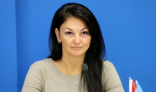 Викинула хабар за паркан: ВАКС засудив депутатку Людмилу Марченко до 2 років позбавлення волі