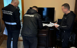 Полиция проводит более 70 обысков в больницах — в комитете Рады прокомментировали