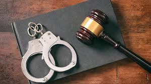 Нападение на посетителя кафе с топором: в Киевской области суд наказал мужчину 8 годами заключения