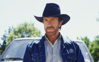 Помер легендарный американский актер Чак Норрис