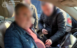 Працевлаштування з бронюванням за хабарі в «Голосіїво-будінвест» – експосадовцю повідомлено про підозру