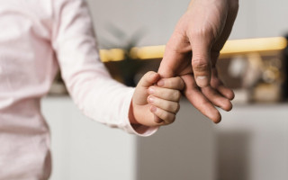 Минсоцполитики предлагает лишать родительских прав временно