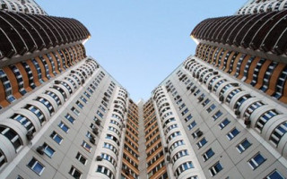 Уряд запустив пілотний проєкт – київські багатоповерхівки оснастять резервним живленням