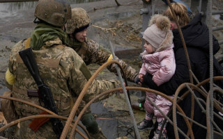 Из некоторых районов Славянска принудительно эвакуируют детей