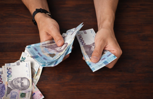 В Днепре суд обязал вернуть пособие по безработице: мужчина 112 дней был за границей