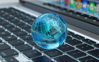 Блокада Ормузского пролива и Красного моря ставит под угрозу глобальный интернет — СМИ