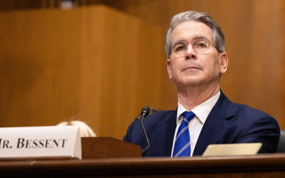 США тимчасово послаблюють санкції на іранську нафту — Бессент