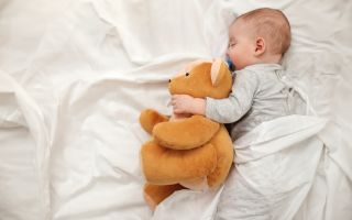 Ребенок родился за границей: как оформить отцовство и документы в Украине