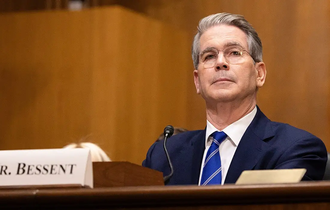 США тимчасово послаблюють санкції на іранську нафту — Бессент