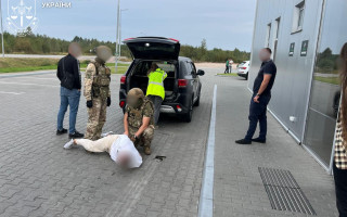 Угрожали судье и требовали $15 тысяч — в Житомирской области вынесли приговор двум фигурантам