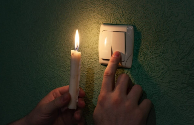 Кияни на Лівому березі знову без світла через повторну аварію на пошкодженій мережі