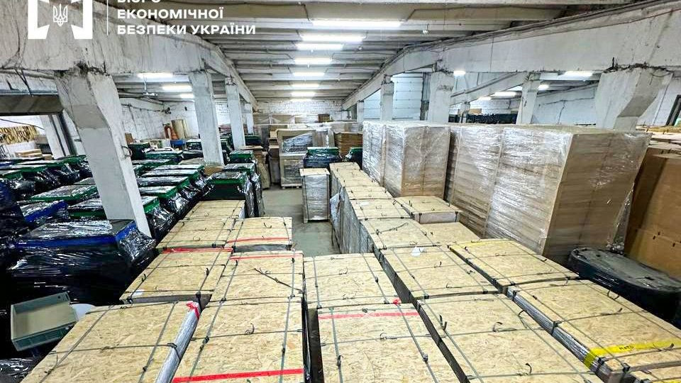 БЕБ викрило найбільше в своїй історії підпільне виробництво сигарет в Україні – 10 тисяч сигарет за хвилину
