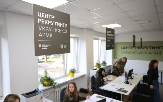 Центри рекрутингу ЗСУ можуть втратити право на ведення військового обліку — ініціатива Кабміну