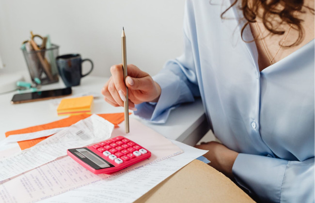 Чи можна отримати субсидію, якщо члени сім’ї перебувають за кордоном — роз’яснення