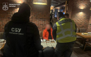 $32 000 за «квиток від війни» – у Києві затримали ділка за спробу незаконного переправлення чоловіків за кордон