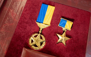 Володимир Зеленський присвоїв звання Героя України двом військовослужбовцям