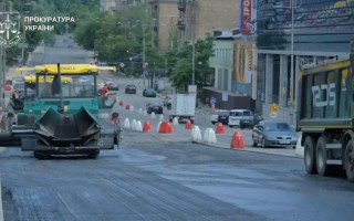 Ремонтом дороги пробили дыру в бюджете – чиновников «Киевавтодора» будут судить за убыточный ремонт дорог на сумму 5 млн гривен