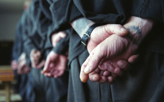 Условия привлечения к труду осужденных перепишут и разрешат пользоваться банковскими картами