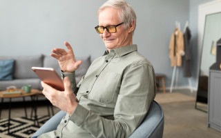 Пенсіонерам за кордоном нагадали про важливу умову виплат пенсії: дедлайн — 1 квітня