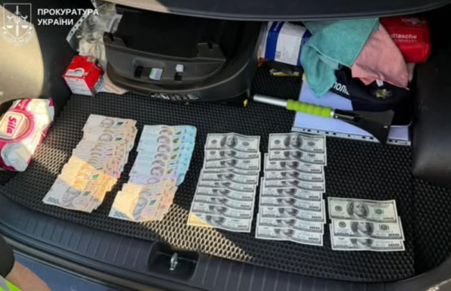 $2300 за успішне складання водійських іспитів — викрили експрацівника сервісного центру МВС