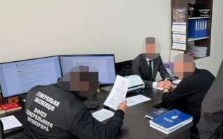 На Закарпатті суддю підозрюють у доплатах за «фейковий» науковий ступінь