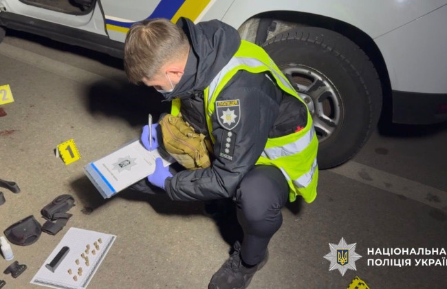 Чоловік, який відкрив вогонь поліцейських в Одесі, був вбитий при затриманні — він намагався відстрілюватися, фото