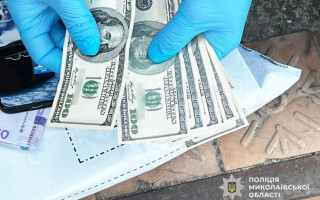 2400 доларів за зняття з розшуку – у Миколаєві на хабарі погоріли працівники ТЦК