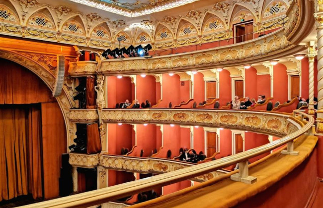 Владимир Зеленский отметил деятелей театра государственными наградами ко Всемирному дню театра