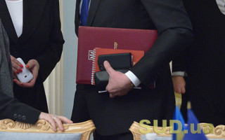 Держслужбовці, які працюють з міжнародними програмами та грантами, отримуватимуть доплати — законопроєкт