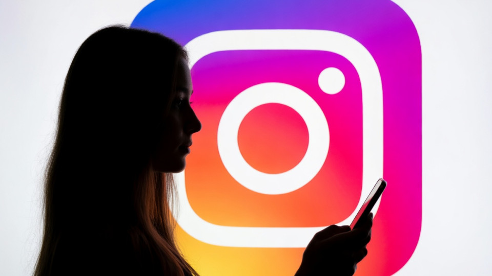 Стала зависимой от YouTube и Instagram: суд обязал выплатить компенсацию 20-летней девушке