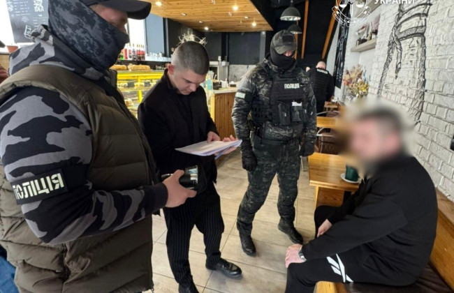 В Киеве разоблачили мужчину, который за $9000 продавал фиктивную инвалидность через OLX