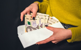 Українцям виплатять по 1500 гривень у квітні: хто отримає доплату автоматично