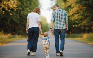 Чи мають право батьки дітей, народжених до 1 січня 2026 року, на отримання одноразової допомоги у 50000 грн