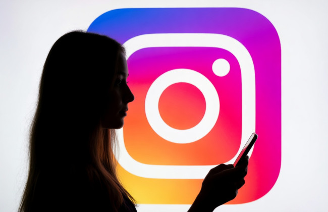 Стала зависимой от YouTube и Instagram: суд обязал выплатить компенсацию 20-летней девушке