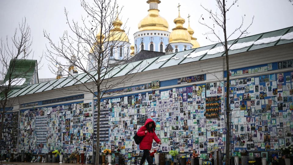 Украина может столкнуться с дефицитом средств на оборону уже летом — Bloomberg
