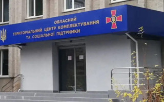 В Одессе проверяют информацию о силовом задержании мужчины и женщины с ребенком