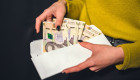 Украинцам выплатят по 1500 гривен в апреле: кто получит доплату автоматически