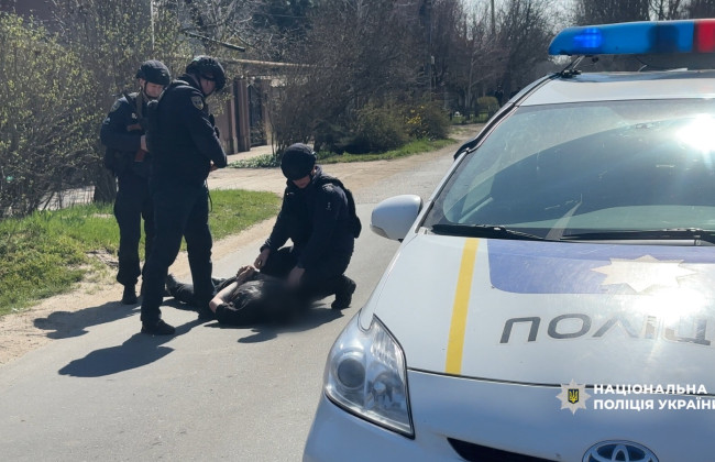 В Одессе военный в отпуске устроил стрельбу и взорвал гранату, фото