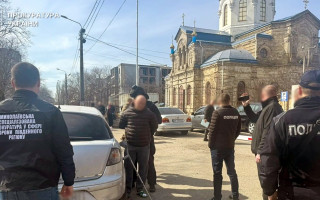 У Миколаєві затримали військового ТЦК, який за 22 тисячі гривень обіцяв «зняти з розшуку»