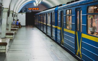 У Києві перебої зі світлом: без води кілька районів, частково зупинялося метро і транспорт