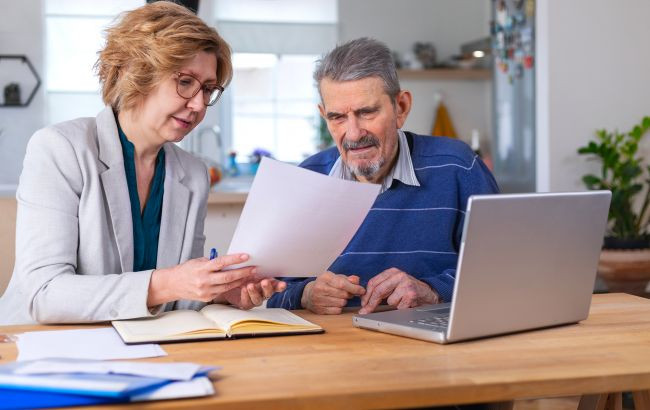 Як вийти на пенсію у 2026 році: вік, стаж та важливі строки