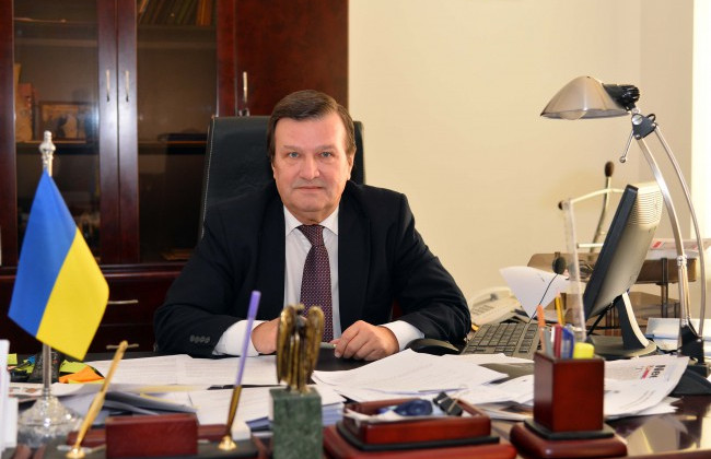 Пішов з життя посол України в Катарі та Єгипті Євген Микитенко