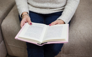 Женщину, автора книги о горе после смерти мужа, признали виновной в его убийстве