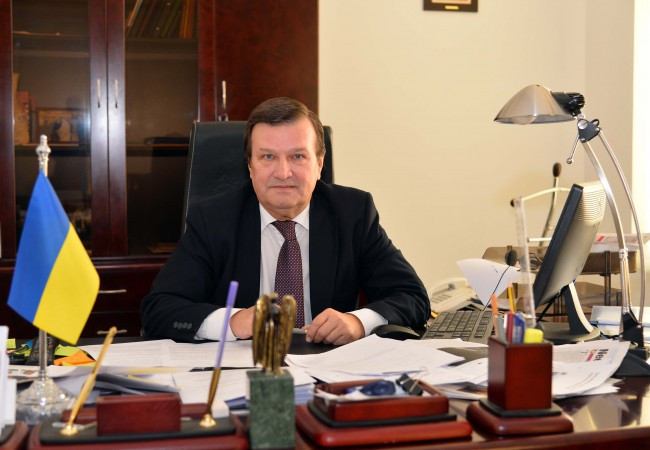 Ушел из жизни посол Украины в Катаре и Египте Евгений Микитенко