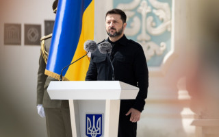 «Нехай Росія здається, ми не будемо» – Зеленський наполягає на тристоронній зустрічі
