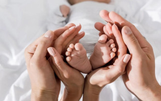 Майже 82 тисячі родин отримують допомогу на дітей до року – як працюють нові виплати