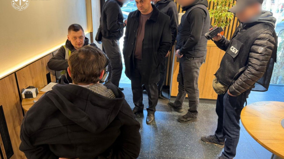 В Киеве задержали адвоката, который за $6000 обещал «помочь» сдать экзамен — прокуратура