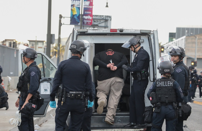 У США після протестів проти Трампа затримали десятки людей, фото