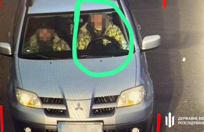 Втеча зі служби за 15 тисяч доларів — на Львівщині військових вивозили з частини додому за хабарі